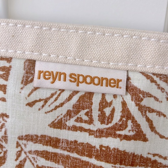 Reyn Spooner/ Pilgrim Surf + Supply Collab Tote - Picture 2 of 3